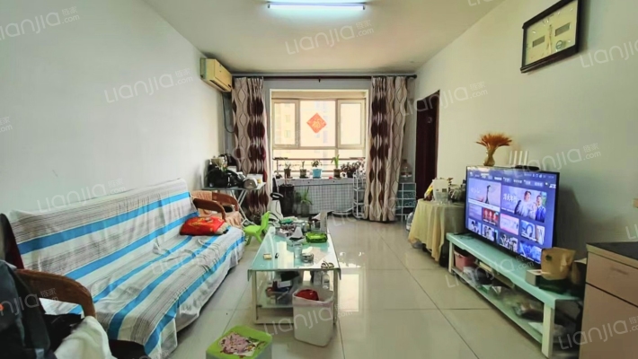 房子是中间楼层，采光好，精装修，看房方便。-客厅