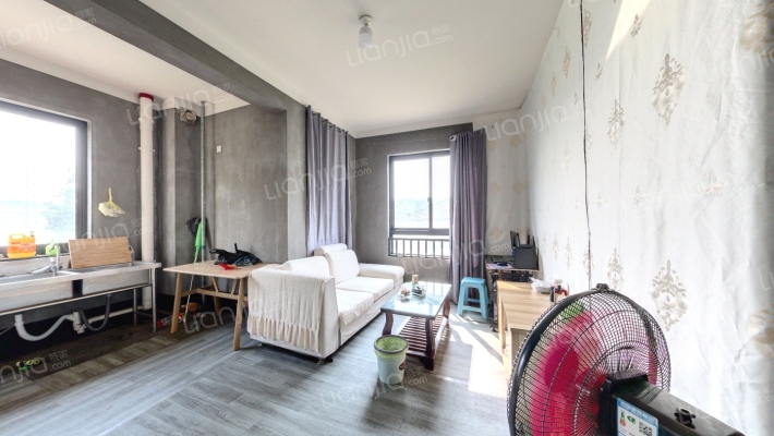 仁让堰二手房实景图