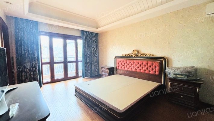 东京都独栋别墅 临湖临球场 带大院子-卧室C