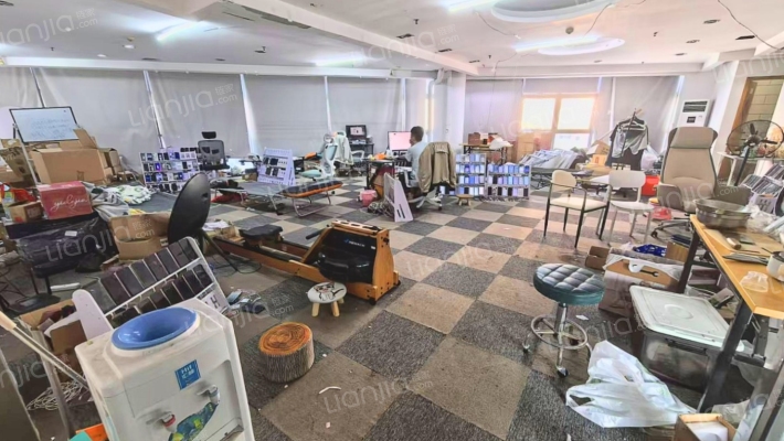 假日广场二手房实景图