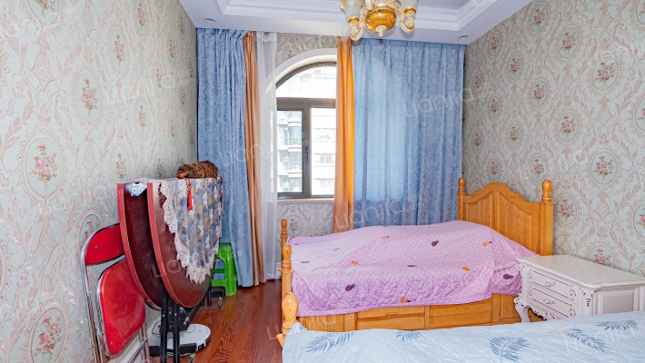 上海紫园 洋房 精装复试结构 带露台 车位 诚意出售-卧室C