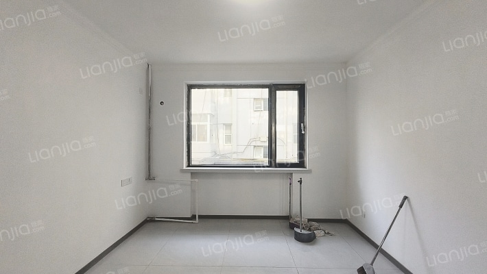 急售 南北通透 明厨明卫 采光无遮挡-卧室C