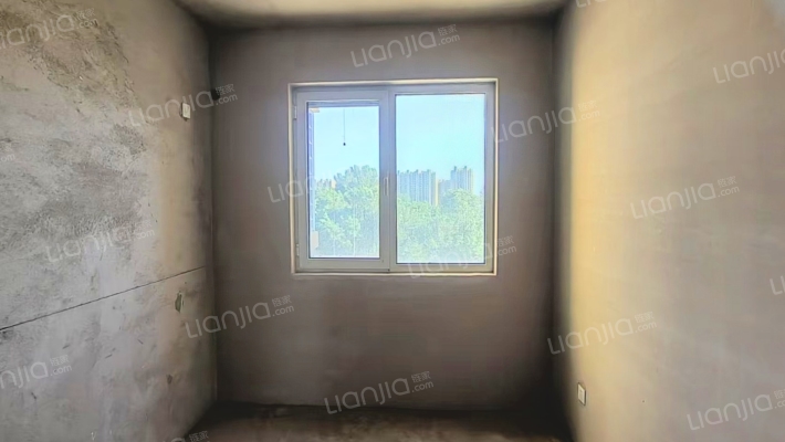 70年大产权，房证满二，次新房，通勤北京，交通方便。-卧室B