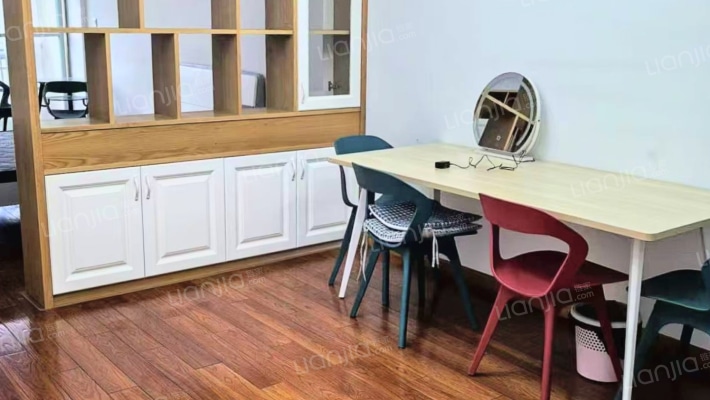 白金公寓二手房实景图