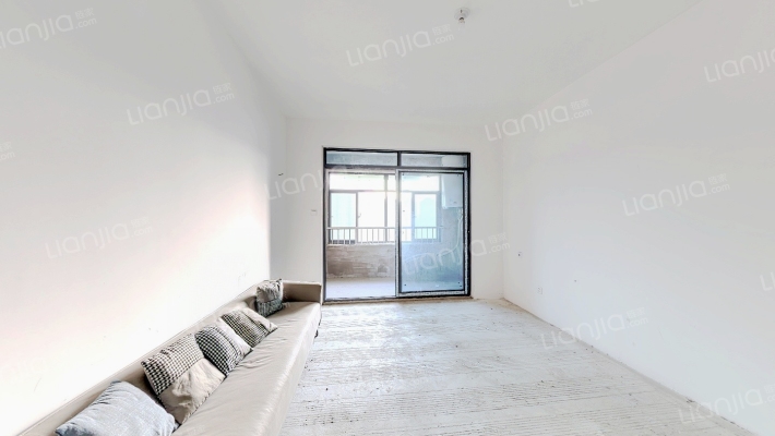 新站翡翠苑二手房实景图