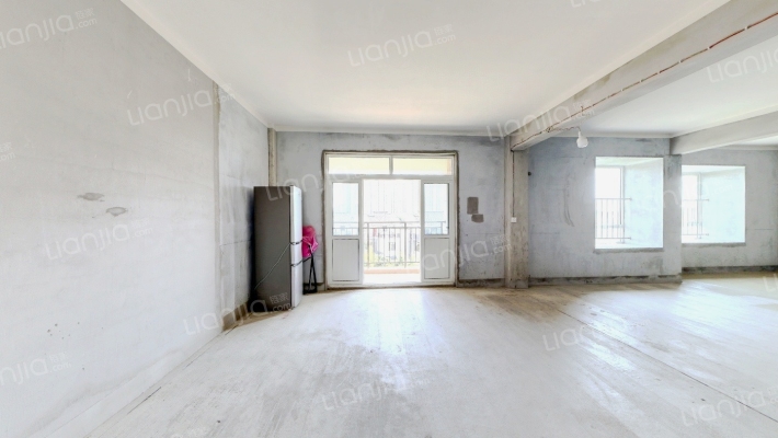 恒达·盘龙湾荷苑二手房实景图