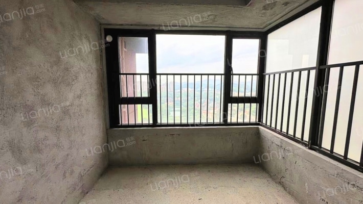 朝南毛坯 中间楼层 花园中间 安静不吵 户型方正合理-卧室B