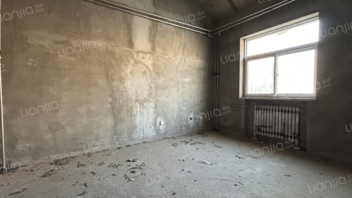 华阳别墅小区是独栋的，带一个小院，小区环境优美-卧室D