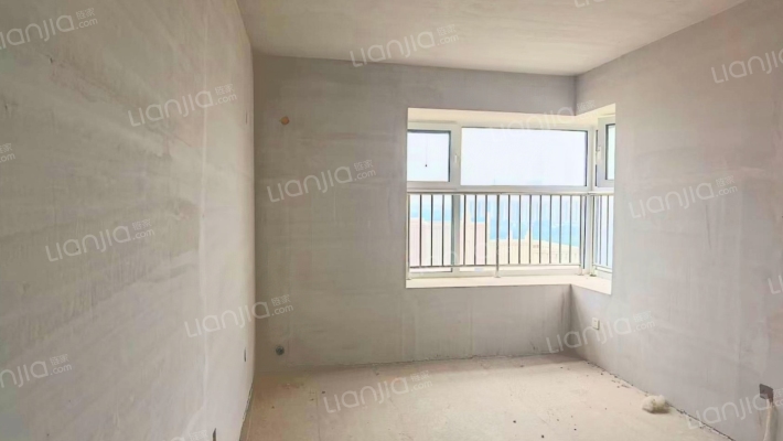 急售三利东区南北向三居，毛坯，价格美丽-卧室A