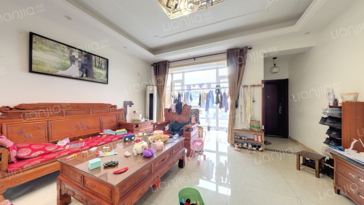 新景家园二手房实景图