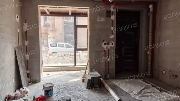 带装修的联排别墅 这个价格 赶紧来看看吧  值！-客厅