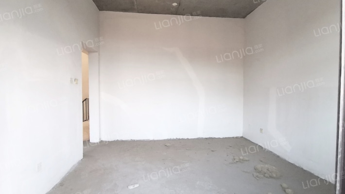 房子是A栋上叠，随时看房，小区环境优美。-卧室B