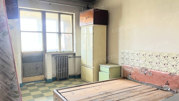 永济秀园  南北通透两居室高楼层采光好-客厅