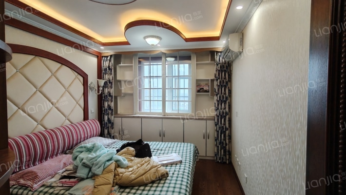 天龙小区 3室2厅 南 北-卧室B