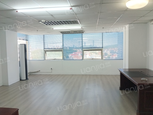 整租·中新大厦 1室1厅 东南