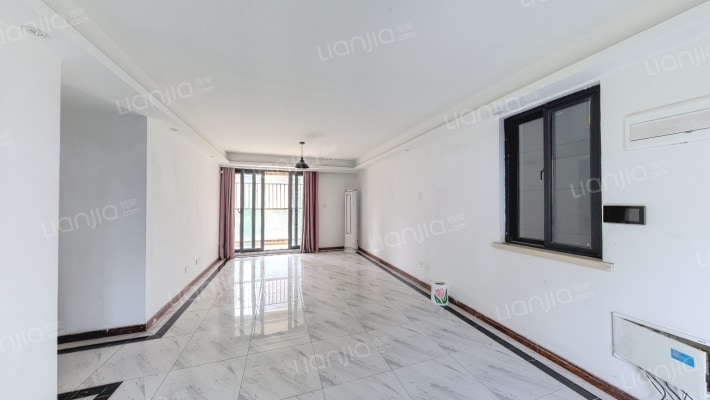 绿地海湾德海苑二手房实景图