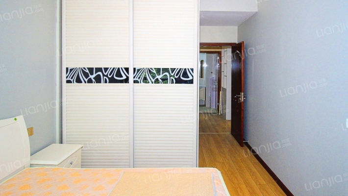 蓝湾新城小区精装两室，餐客一体户型，交通便利-卧室B