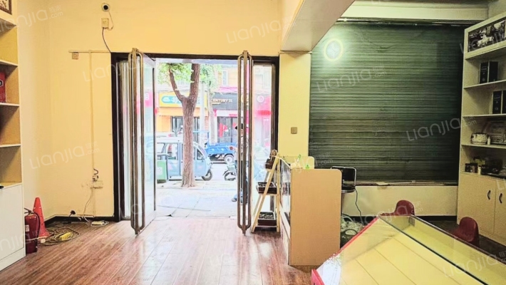 七彩城八号小区二手房实景图