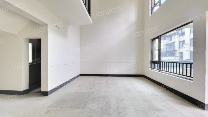 俊峰山万里二手房实景图