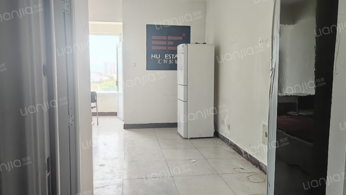 惠友旺角朝北一居室火车站旁出行方便-客厅