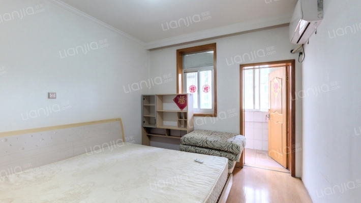 凤凰街84号二手房实景图