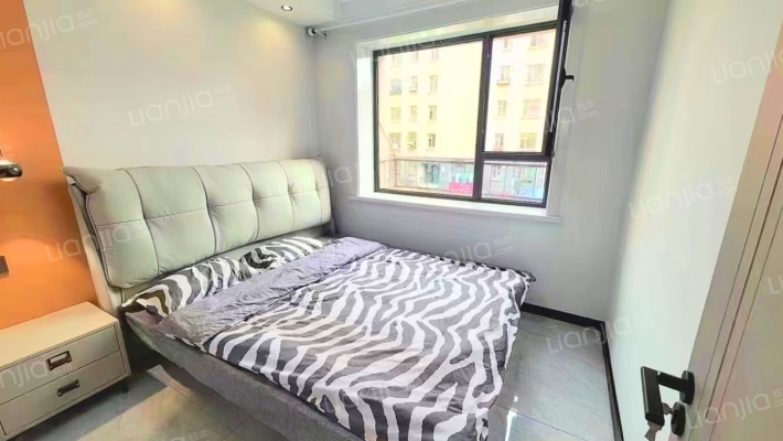 莲山新居二手房实景图