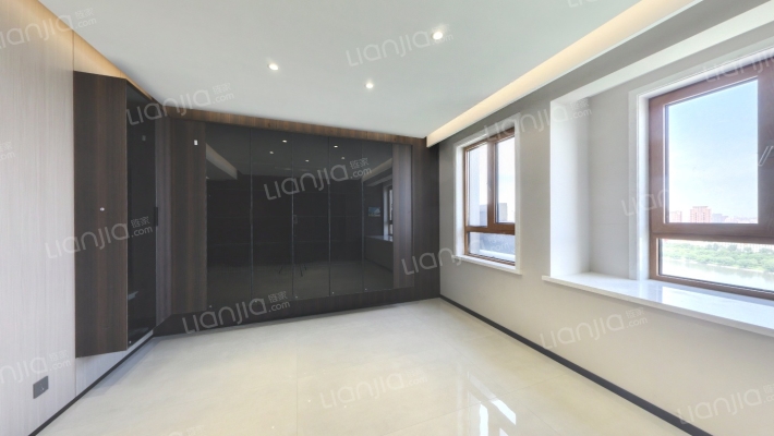 中环·滨江花园二手房实景图