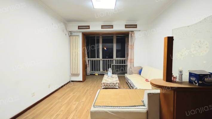 永安小区 4室2厅 东 西-客厅