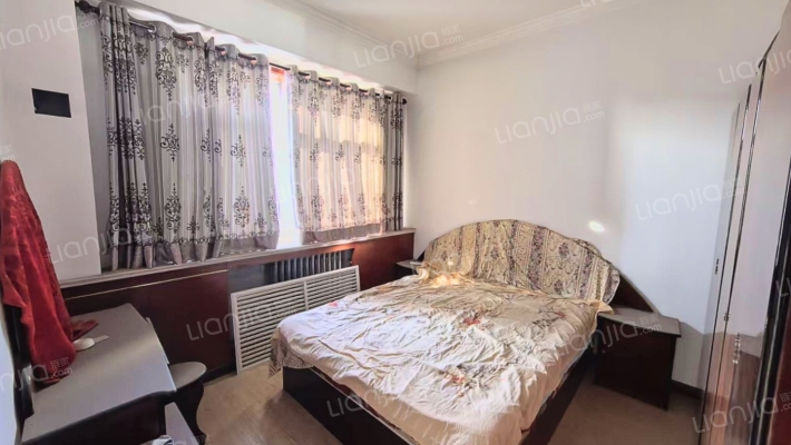 此房满五 南北通透格局  交通便利 配套齐全-卧室A