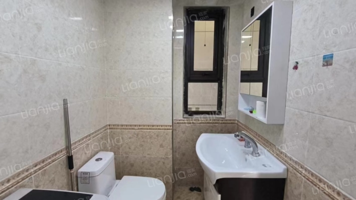 全阳两居 电梯房小区少有的集体供暖 已装修拎包入住-卫生间