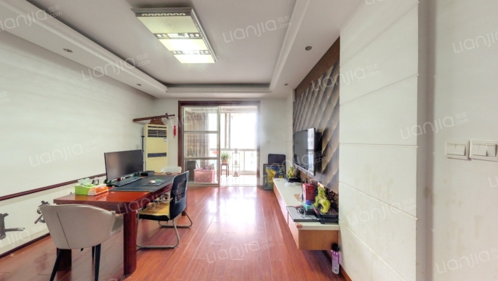 四季绿苑二手房实景图