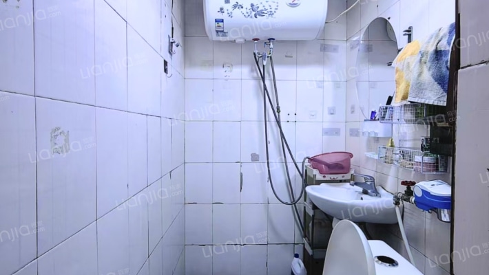 铁道部建厂局家属楼 2室1厅 南-卫生间