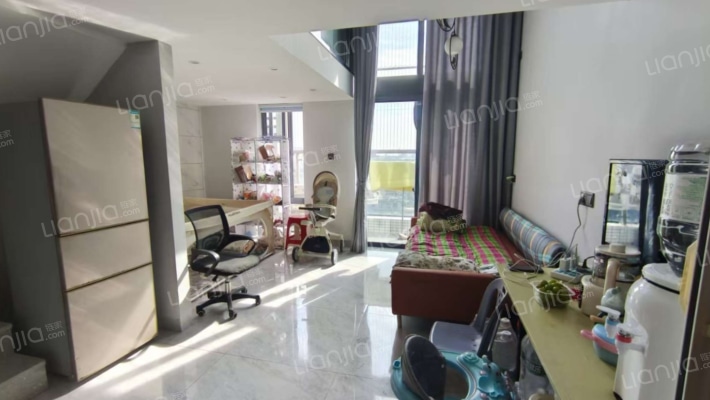 松湖兰莛二手房实景图