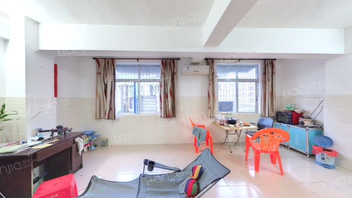 南宝小汽车修理厂宿舍二手房实景图