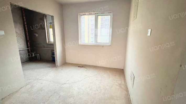 满二税费低，三阳户型格局方正，全天采光无遮挡-餐厅