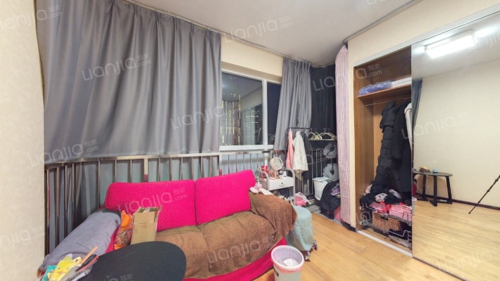 恋日国际二手房实景图