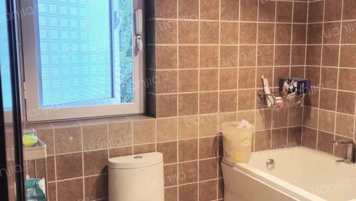 宜家旺东侧142平大平层诚意出售价格可议-卫生间B