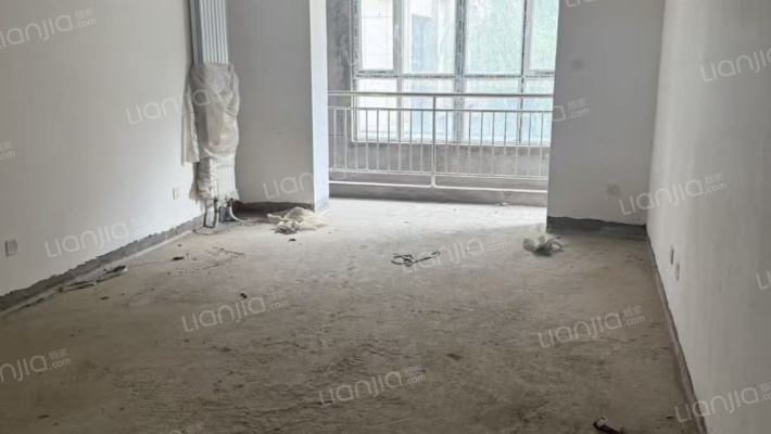 翡翠小镇二手房实景图