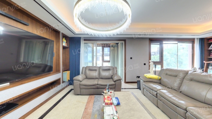 鲁能泰山7号院二手房实景图