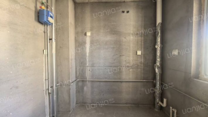 三利中和成B区南北通透大三居，采光好，门口838车站。-厨房