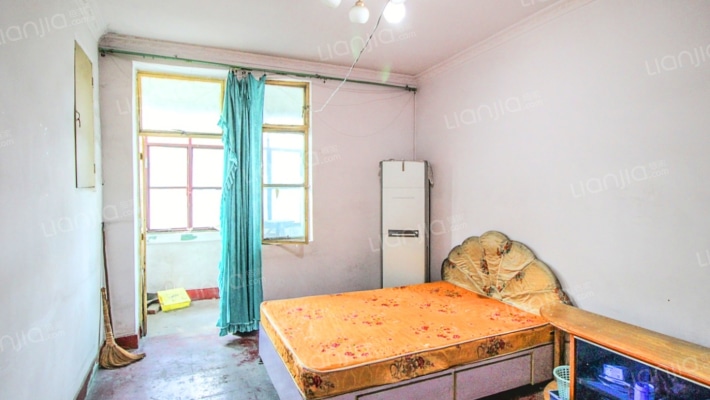 新亚街76号二手房实景图