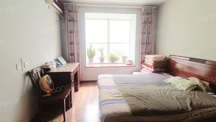 水岸花城，一线河景美宅，标准现房，即买即住-卧室A