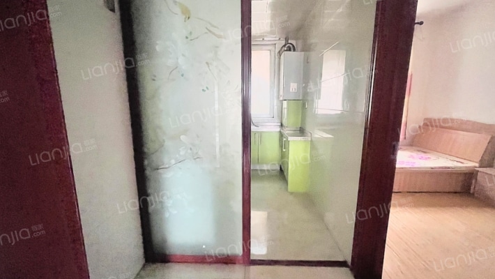 天龙小区电梯房三居，二康医院，宜佳旺。-厨房