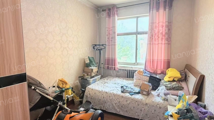 华阳路南北3居室  2层 业主诚意出售-卧室C