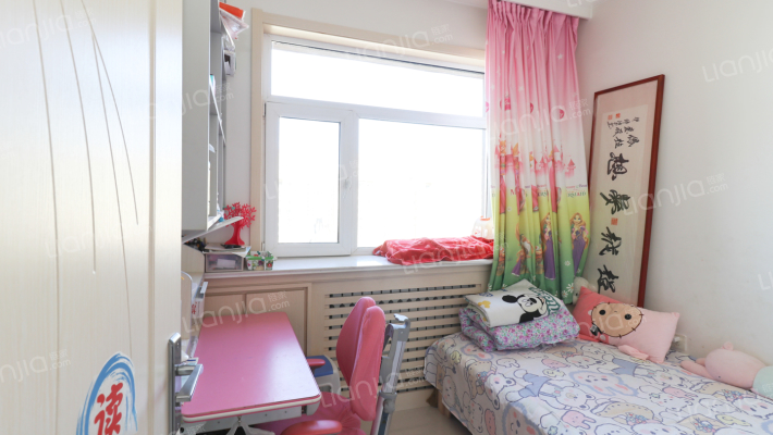 金宇国际A区，全明户型，独立三居室-卧室C