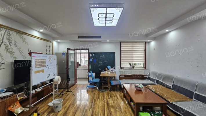 泰建公司宿舍二手房实景图