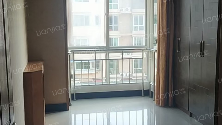和平家园二手房实景图