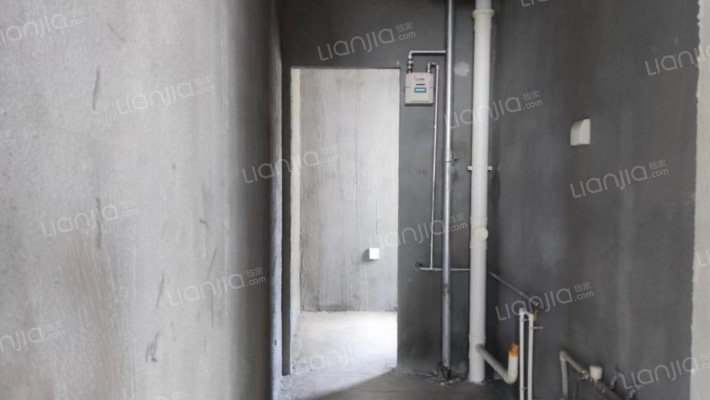 鸿坤理想湾北区南北通透的两居室，客厅朝阳，满二。-厨房