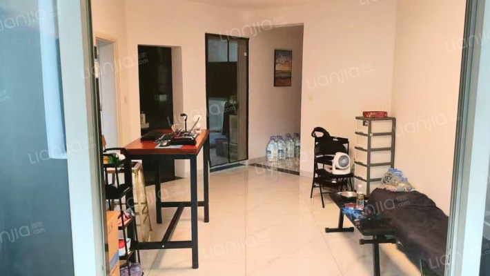 美兰高尔夫温泉别墅二手房实景图