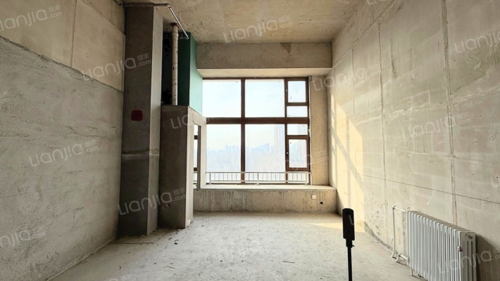 千喜鹤一中旁 航站楼 毛坯随意装-客厅